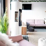 Sunrise View Lapland, Sky View Bedroom & Hot Tub Kilpisjärvi