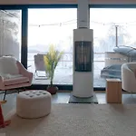Sunrise View Lapland, Sky View Bedroom & Hot Tub Appartement *