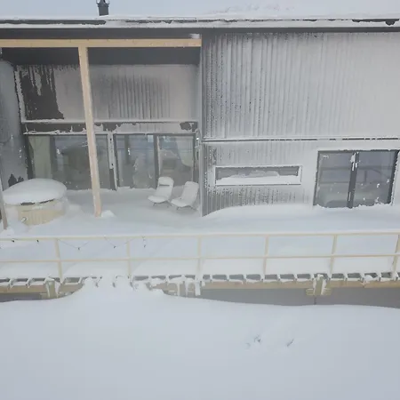 Sunrise View Lapland, Sky View Bedroom & Hot Tub Apartment