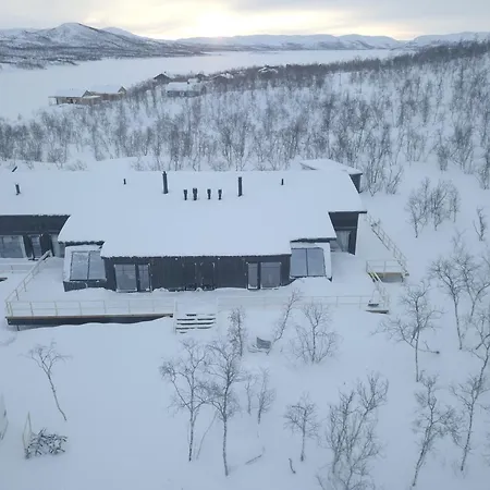 Sunrise View Lapland, Sky View Bedroom & Hot Tub 公寓 *