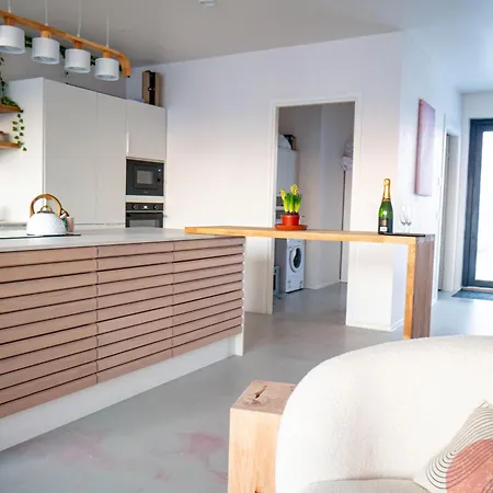 Apartment Sunrise View Lapland, Sky View Bedroom & Hot Tub *