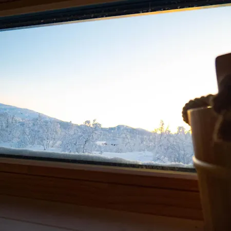 Sunrise View Lapland, Sky View Bedroom & Hot Tub Apartment Kilpisjarvi