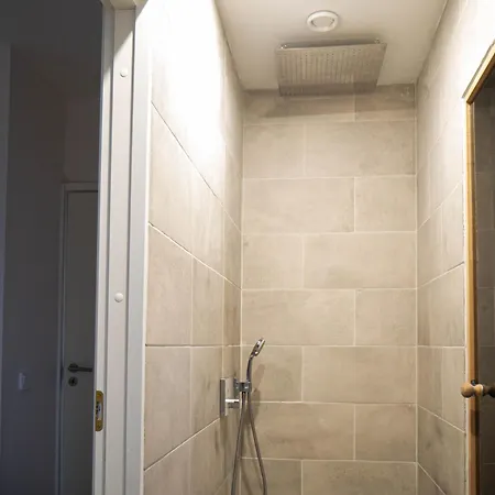 公寓 Sunrise View Lapland, Sky View Bedroom & Hot Tub *