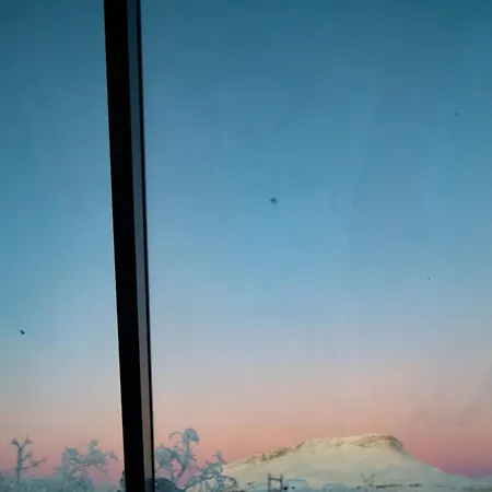 Sunrise View Lapland, Sky View Bedroom & Hot Tub * Kilpisjarvi