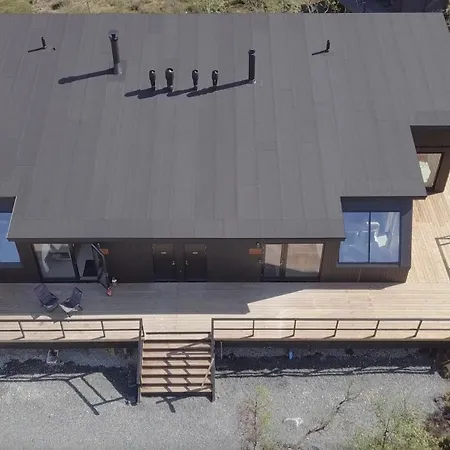 Sunrise View Lapland, Sky View Bedroom & Hot Tub *