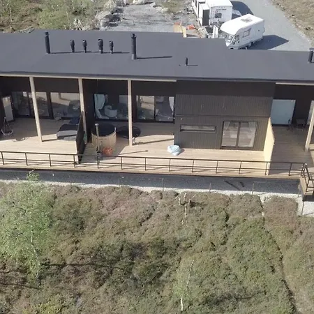 Sunrise View Lapland, Sky View Bedroom & Hot Tub * Kilpisjarvi