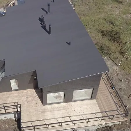 Sunrise View Lapland, Sky View Bedroom & Hot Tub *