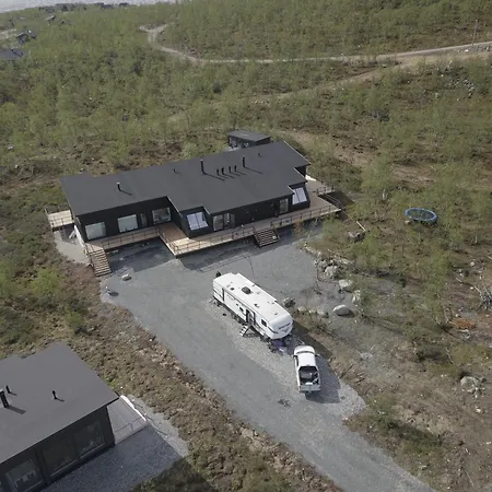 Sunrise View Lapland, Sky View Bedroom & Hot Tub 公寓