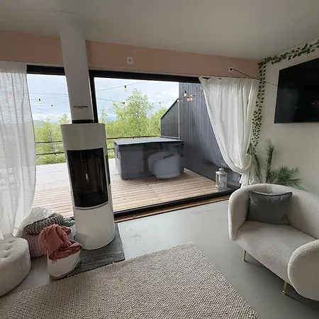 Sunrise View Lapland, Jacuzzi And Sky View Daire