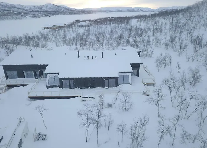 Sunrise View Lapland, Sky View Bedroom & Hot Tub 公寓 *